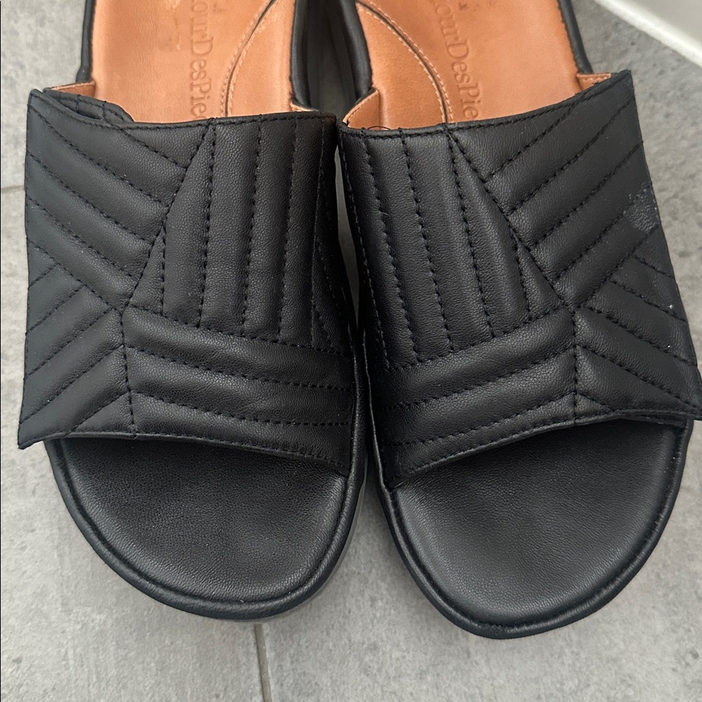Chic Black Quilted Women's Sandals - Picture 5 of 5
